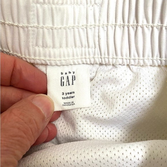 GAP Kids Baby Shark Print Lined Swim Shorts - Yellow and Blue 3T - Picture 4 of 5